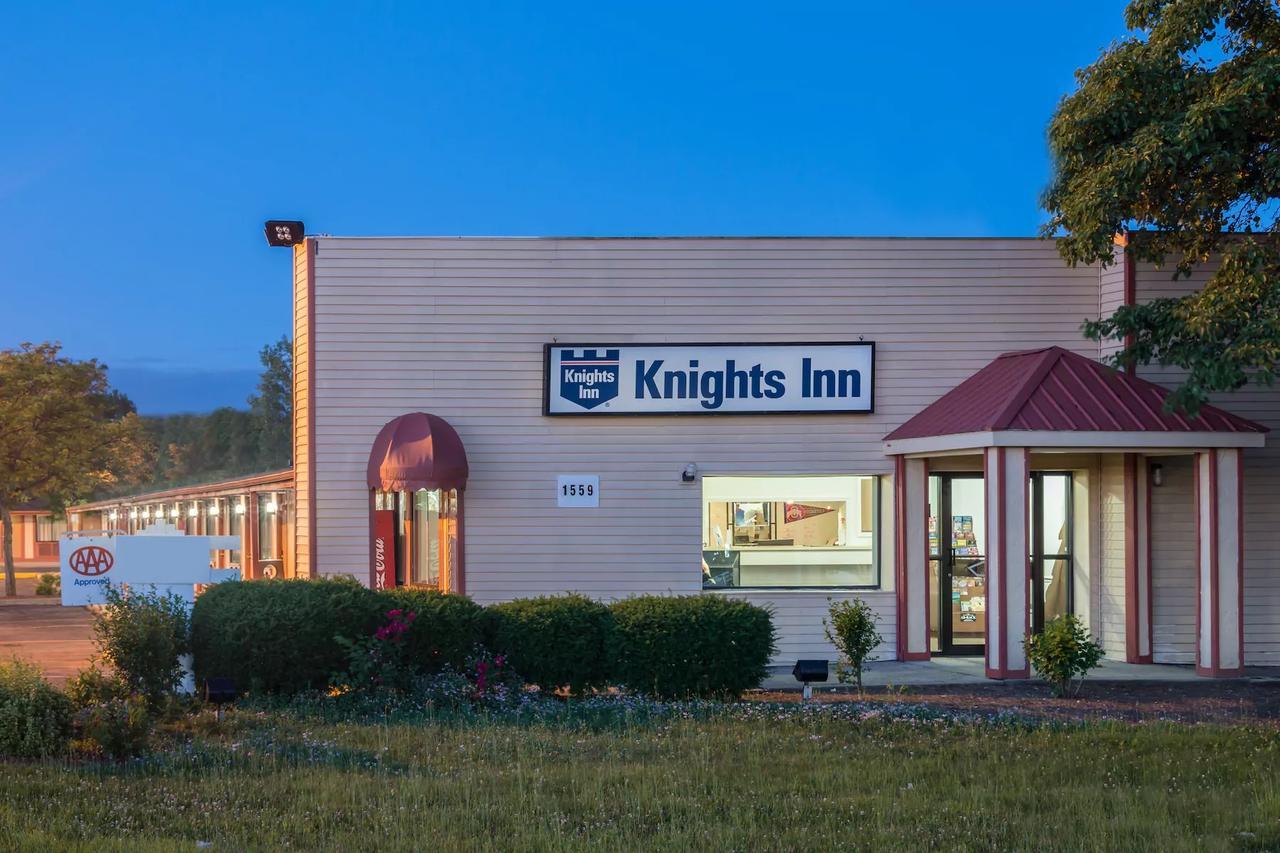 Knights Inn Columbus/Franklinton Exteriör bild